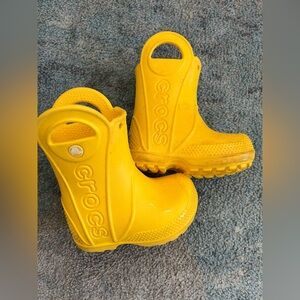 Crocs toddler rain boots yellow c4